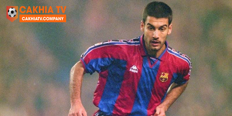 Pep Guardiola là hạt nhân trong Dream Team của Johan Cruyff