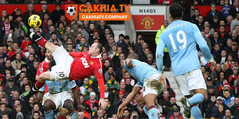 Cú ngả bàn đèn của Rooney là dấu ấn đáng nhớ trong lịch sử đối đầu MU vs MC